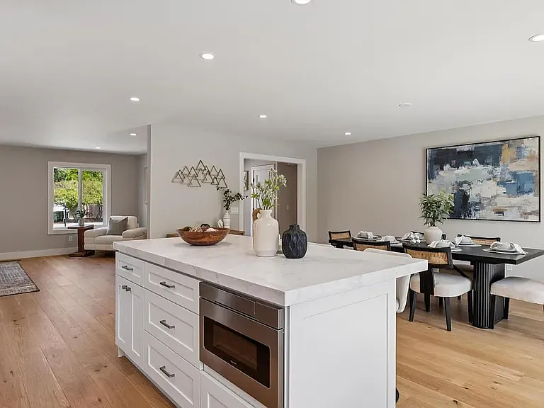 935 Circle Dr — Photo 6