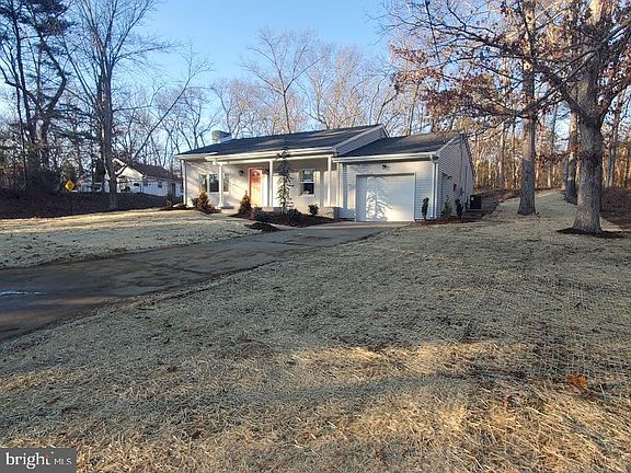 2nd image of 2901 N Lakeshore Dr