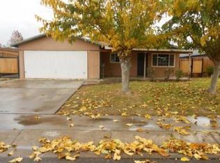 328 Holly St, Woodlake, CA 93286