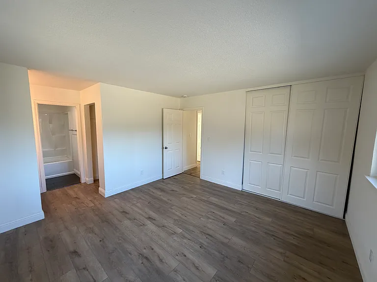1089 Honey Ct — Photo 11