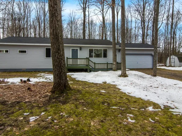 13231 Cinder Rd, Beulah, MI 49617
