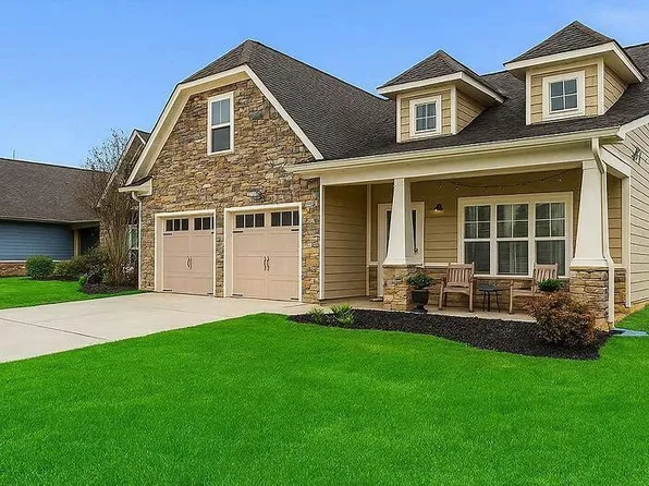 2742 Waterhaven Dr, Chattanooga, TN 37406