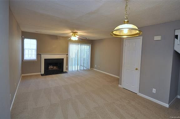 4th image of 3834 Mosscroft Ln