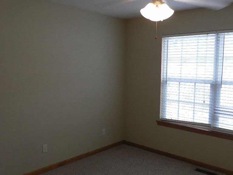 4976 Stoneback Dr — Photo 6