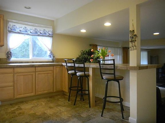 5th image of 9605 Berkshire Ct SE