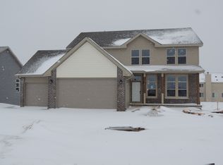419 Hughes Pkwy, Poplar Grove, IL 61065