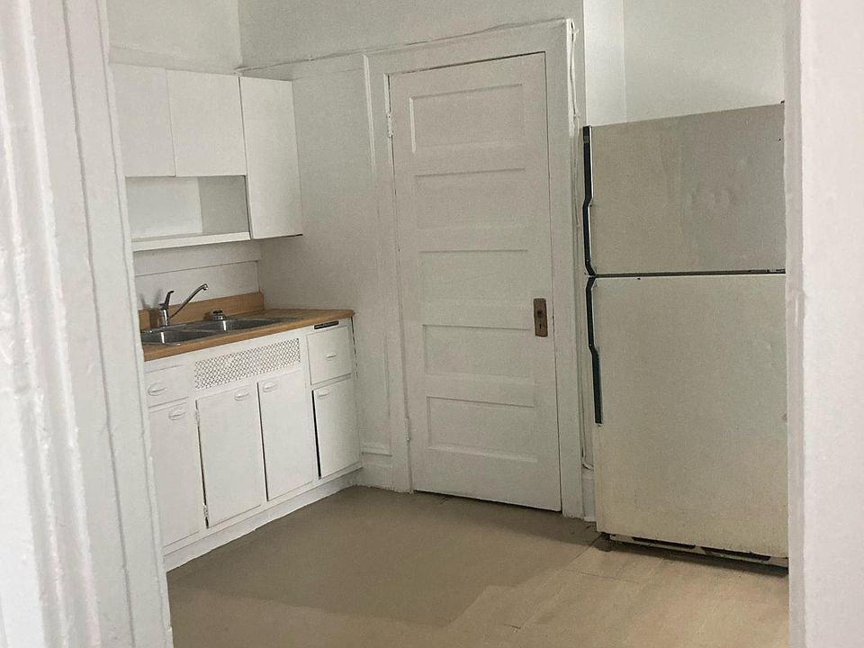 Kitchen & Fridge