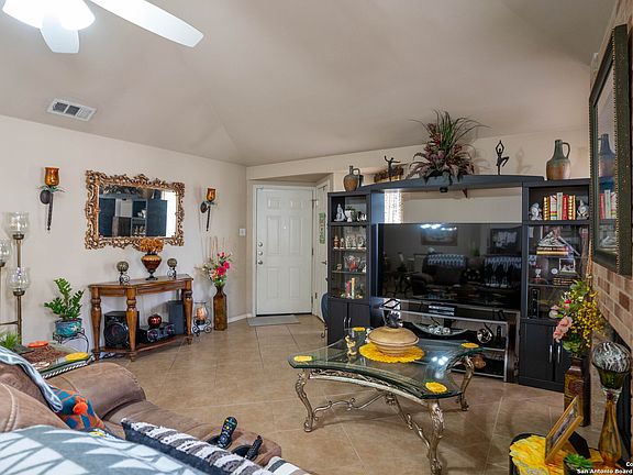 4th image of 2051 Thousand Oaks