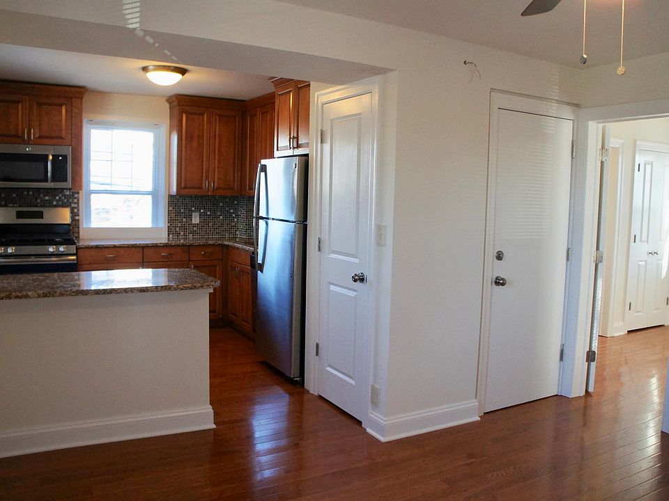 Kitchen & living area