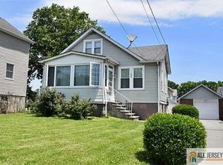 242 Liberty St, Fords, NJ 08863