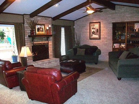 2nd image of 1304 Shady Ln