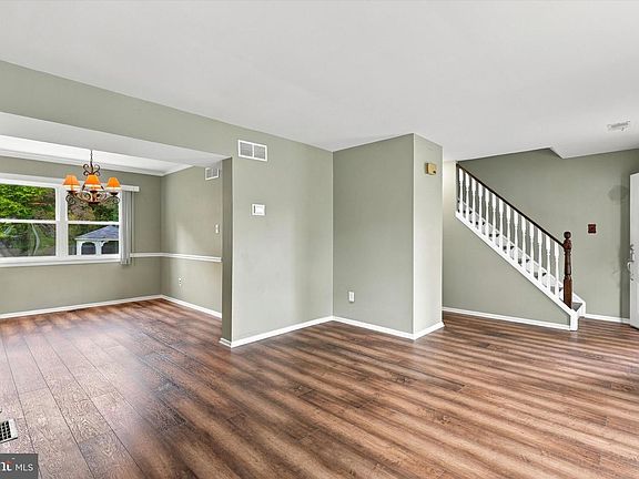 5th image of 21 Pheasant Run