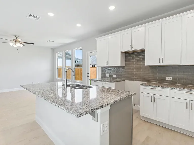 905 Sicily Blvd — Photo 6