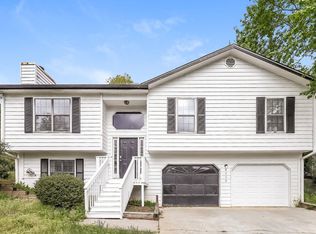 4272 Falcon Crest Dr, Flowery Branch, GA 30542