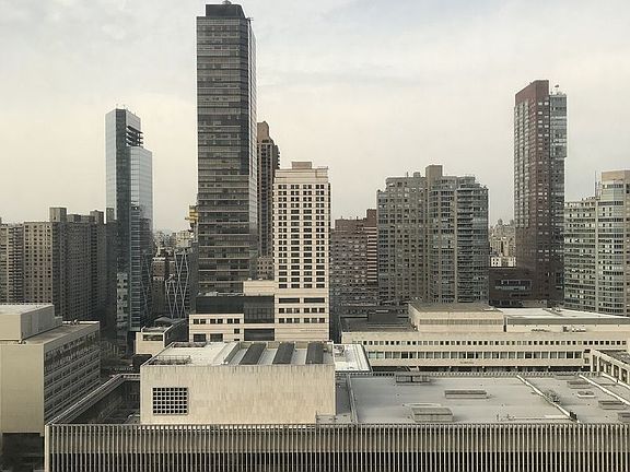 5th image of 161 W 61st St APT 25E