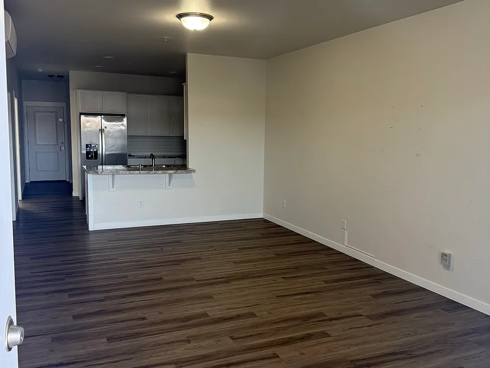 609 W Alder St #101