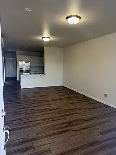 609 W Alder St #101 Photo 1