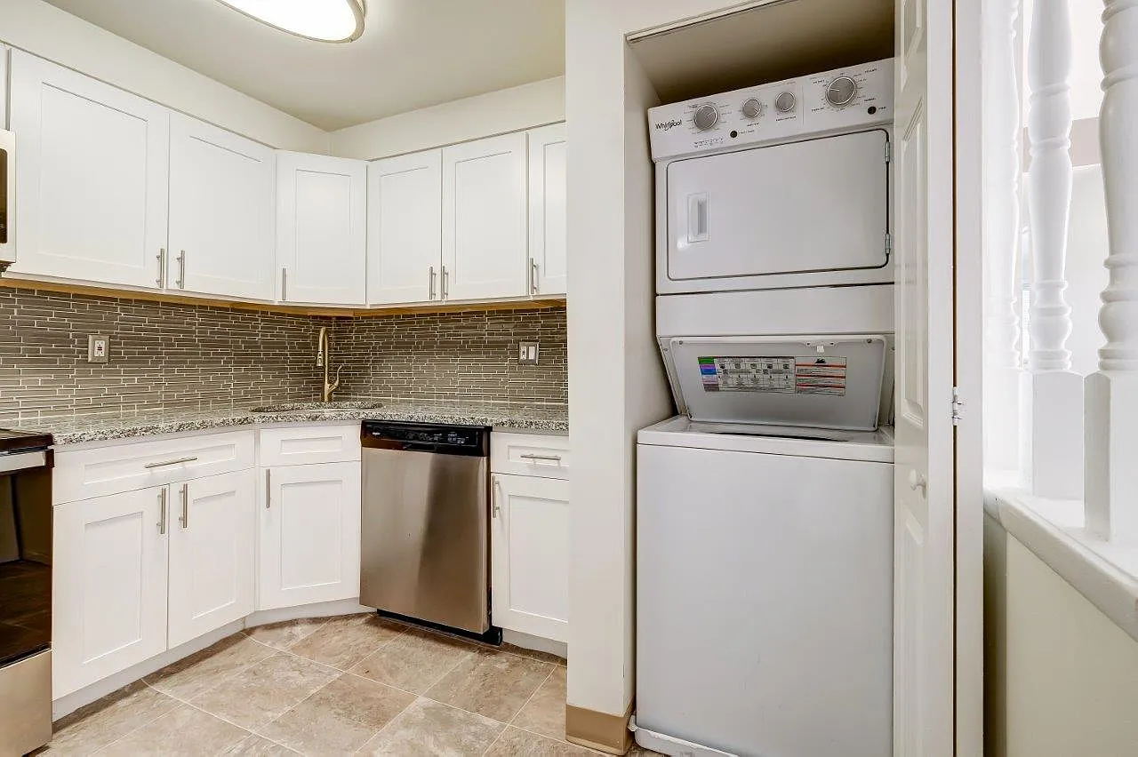 Idylwood Resort Apartment Homes — Photo 3