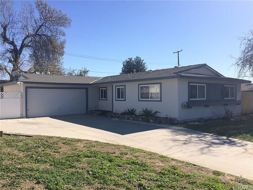 1st image of 1495 N Blythe Ave