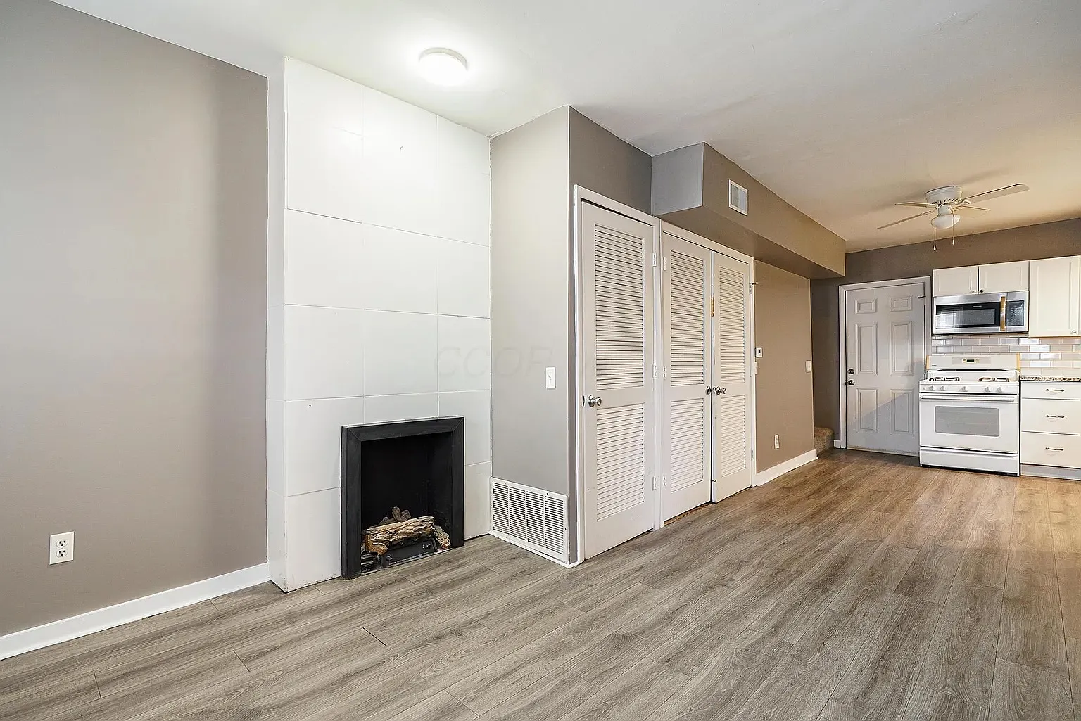2 bed, 800 sqft, $1,650 — Photo 2