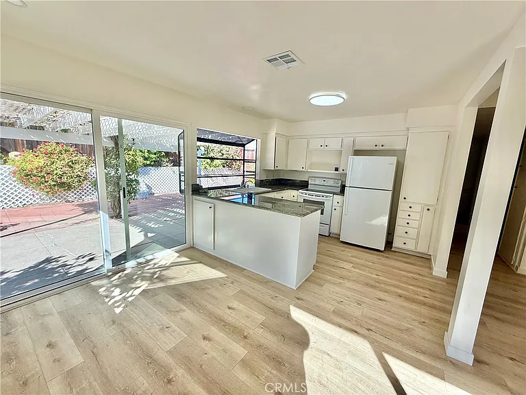 635 Flaming Star Ave — Photo 7