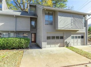 1002 Creatwood Cir SE, Smyrna, GA 30080