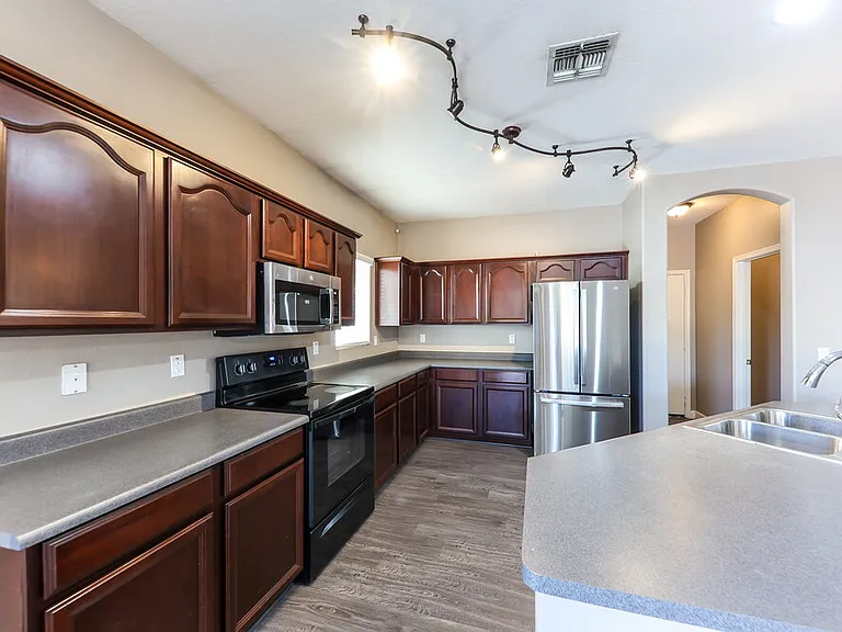 14133 W Crocus Dr — Photo 7