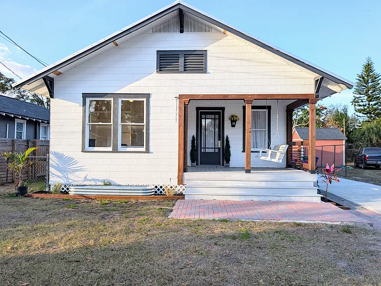 205 W Alfred St — Photo 17