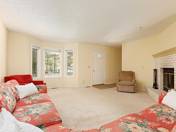 3rd image of 5457 Millbrook Dr #4