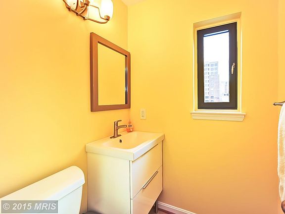 4th image of 1029 N Stuart St APT 528