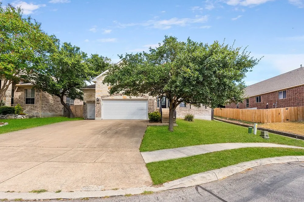 Spacious 4-Bed Home with Luxury Finishes in San Antonio 3,577 Sq Ft, Designer Kitchen, and Privat... — Photo 1