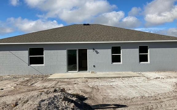 4th image of 838 SW Duncan Ter