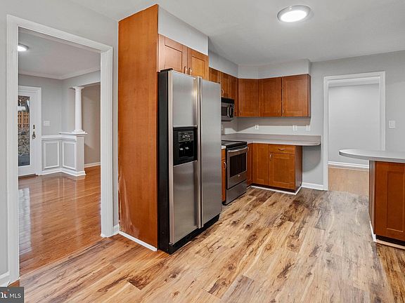 5th image of 2118 Fernglen Way