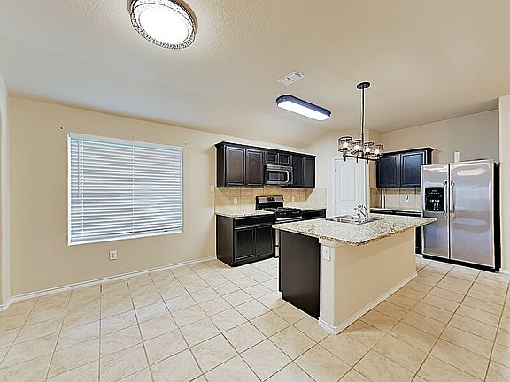 5th image of 1204 Walnut Cliff Ct