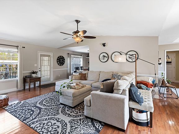 5th image of 112 Georgia Bell Cir SE