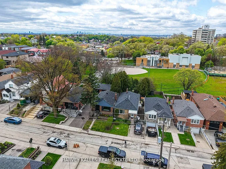 568 Northcliffe Blvd — Photo 46
