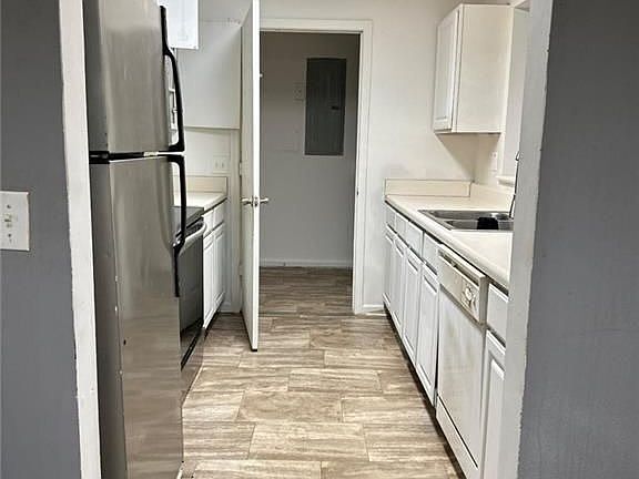 5th image of 16103 Waldrop Cv