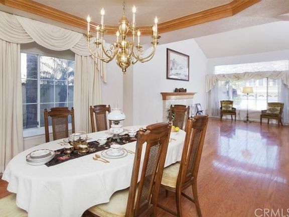 Oak flooring in dining room, living room, family room and breakfast nook.