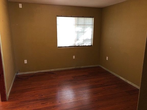 5th image of 3115 E McKenzie Ave APT 102
