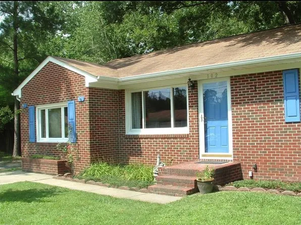 102 E Royce Dr, Chesapeake, VA 23322