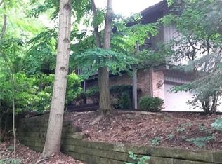 725 Cross Creek Oval, Aurora, OH 44202