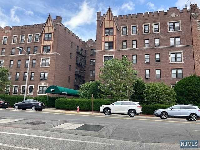 1st image of 755 Anderson Ave APT 3A