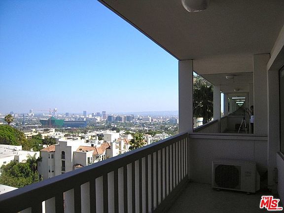 5th image of 999 N Doheny Dr APT 607