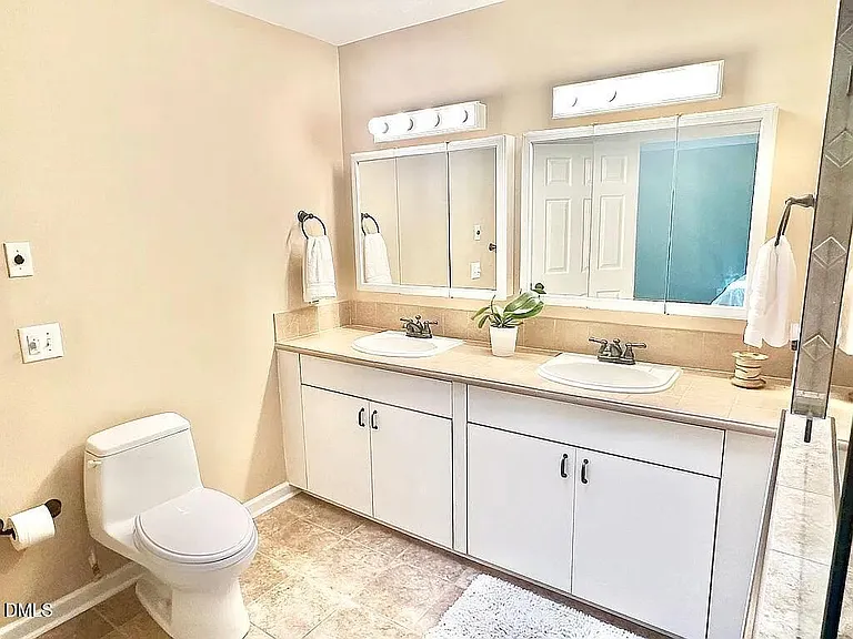 1907 Wedgewood Dr — Photo 13