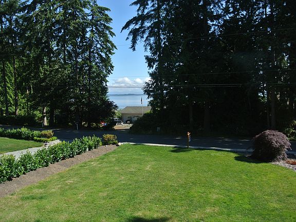 5th image of 374 Tillicum Way