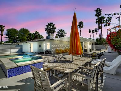 677 Highland Dr, Palm Springs, CA, 92264