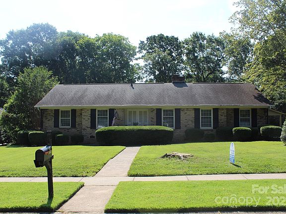 3rd image of 7017 Knightswood Dr