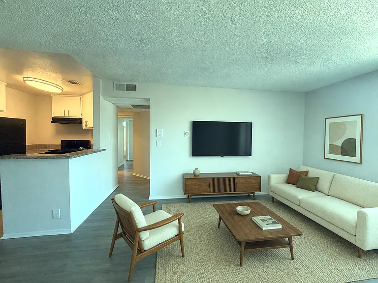 IMT 14227 Vanowen — Photo 10