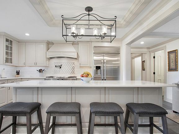 3rd image of 1850 N Mulford Rd