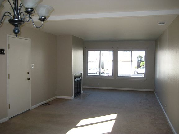 3rd image of 768 Gellert Blvd